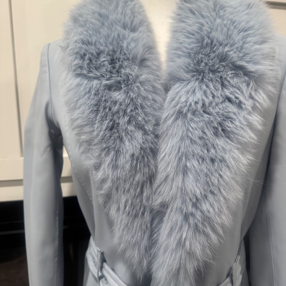 Faux leather trench with faux fur collar - Picture 3 of 7